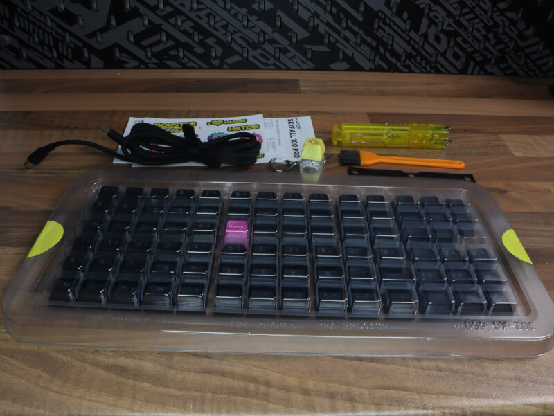 HATOR Skyfall 100 Pro Wireless RGB gaming tastatur.JPG